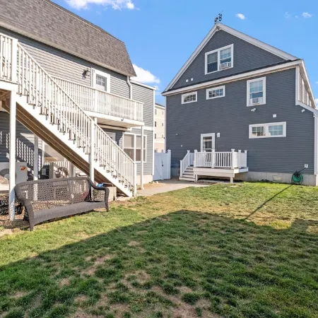 Steps to Hampton Beach and all entertainment! 4 bedrooms, pet friendly!