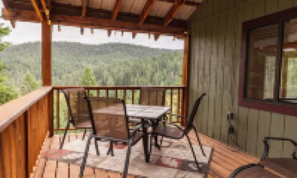 Spacious, Mystic Woodlands Lodge