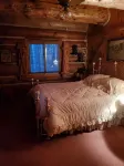 Full Log Family Lodge - private dock/beach & fire pit