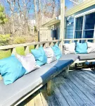 Sunny Vineyard Getaway Close to Everything Steps from Sound Clean and Comfy