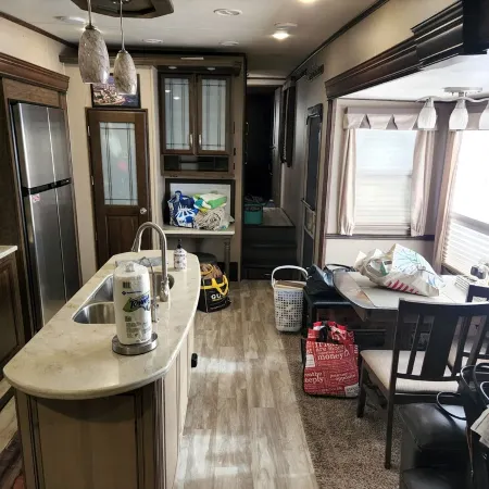 Cozy RV with WiFi and HVAC in Glendale/North Phoenix Luxury Fifth wheel camper