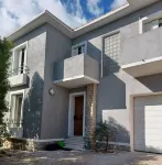 EastToulon 1rst independent floor of a villa, 3 rooms  70 m², balconies, terrace