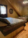 RIVERFRONT 2 STORY, 4 BR, 2 Bath, Washer/Dryer, HOT TUB, Pet Friendly