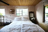 Romantic Pied-à-Terre