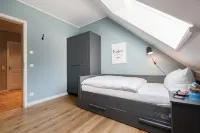 Luxurious Beninga vacation apartment in Karl-Georgs-Forst; dogs welcome