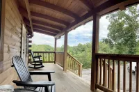 Log Cabin in the Heart of Hocking Hills! - TreeTop