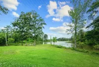 Tejas Waterfront Apartment on Lake Sam Rayburn