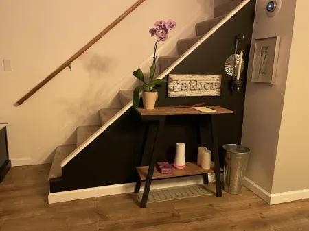 Charming Urban OasisConveniently located on a small historic street. Отели рядом с достопримечательностью «Richardson Olmsted Complex»