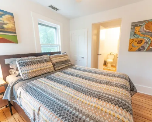 Vintage Space! 60 Seconds from Downtown Lee Summit Hotels in Lee's Summit