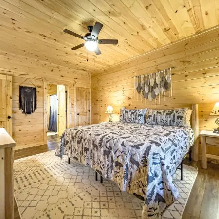 Moondance Cabin at Red River Gorge - Hot Tub