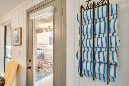 Campfire Lodge: Mid-Century Charm & Indoor Fire Pit