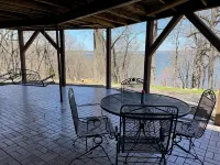 Beautiful, Majestic Log Cabin Large Game Room and Lake View
