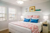 Gulf Front!! 2 Master Suites- Steps Away from the Beach!! - en bord de mer