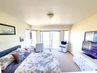 BIG beach house! practically on the sand! Stunning views, near Redwood forest