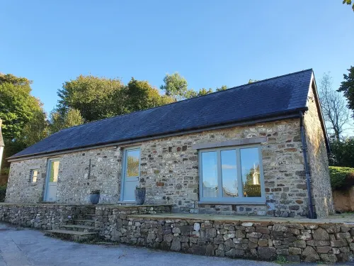 Gorgeous farm cottage, full of rural charm yet close to beaches and castles.