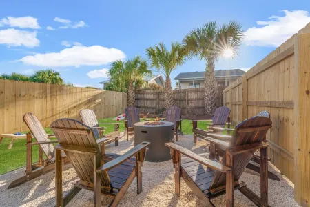 Cute PCB Beach House | Private Yard | Fire Pit