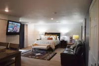 Guests Say:  "METICULOUSLY CLEAN"  and  "ABSOLUTELY BEAUTIFUL