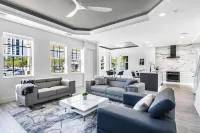 Chic & Cozy River District Townhouse