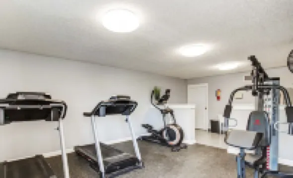 Walking distance to KSU Stadium