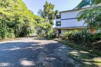 Waiakea Villas Gem. Shared Pool & Private Balcony!