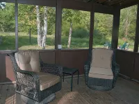 Beautiful 12 acre retreat with game room - great for families!