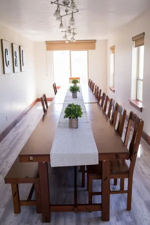 Newly Renovated Spacious Home, Hot Tub. Big Yard. Great Off-Season Pricing!