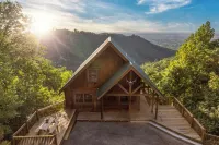 "Mama Bear", Mtn Views, Hot Tub, Fireplace, Private Theater & Community Pool