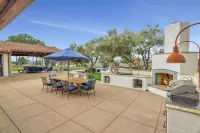 Luxury Paso Villa w/ Pool, Jacuzzi, Ping Pong & Bocce Ball - 10 Min to Downtown!