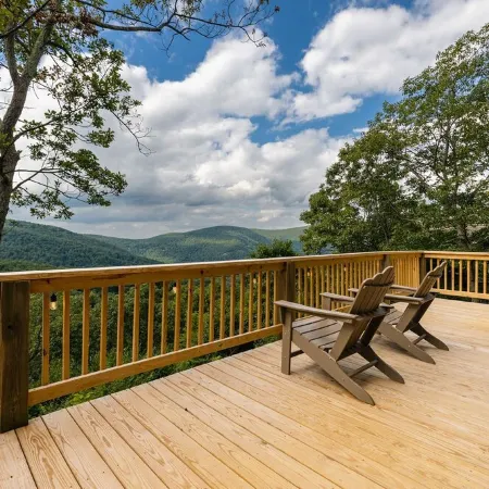 Luxury Black Bear Lodge: Stunning 4 Season Mountain Views! Perfect for Families.