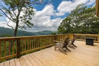 Luxury Black Bear Lodge: Stunning 4 Season Mountain Views! Perfect for Families. - Mountain view