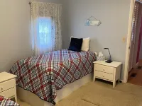 Cozy cottage on beautiful Lake Charlevoix Hotels in Boyne City
