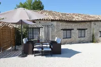 Gîte Fermette spacious cozy French farmhouse Plan d'eau de Montcuq 주변 호텔