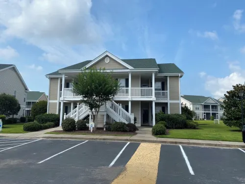 1st Floor: Pet-Friendly, No Cleaning Fee, 3BD-2BA Condo near Golf & Beaches! Hotels in Sunset Beach