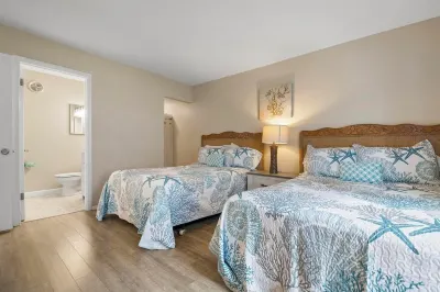 3 Bedroom 2 Bath Palm Bay club Walk out patio ground floor