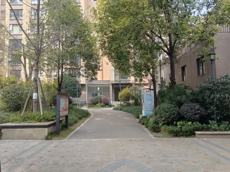 Maitian Guaiquan Circle Apartment (Xincheng Wei Yi Road No. 1 Branch) Отели рядом с достопримечательностью «World Jasmine Expo Park»