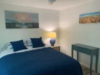 BEACH CLOSE BY AND BACKYARD LAKE BEAUTY Hoteles en Englewood