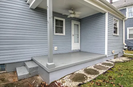 Great location to MSU! Charming 3 bedroom, 2.5 bathroom house.