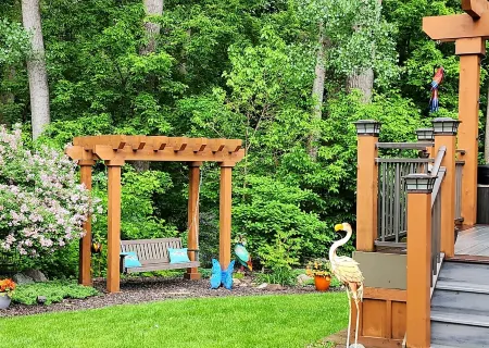 "Charming Five-Bedroom Cottage Destination at Everchanging Seasons