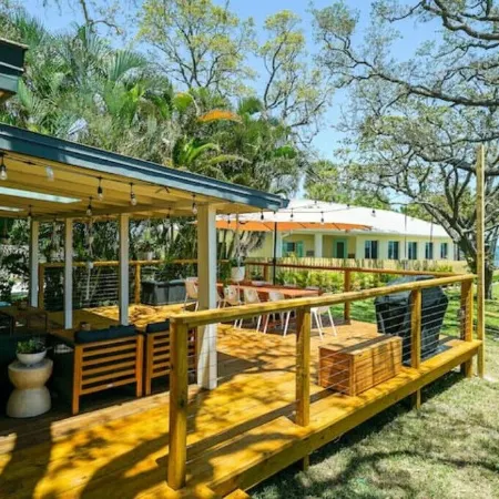 New Modern Waterfront Bungalow Retreat + Tropical Vibes + Fishing Paradise!