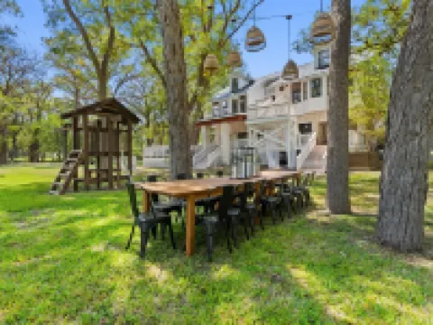 Lakefront Estate • Sleeps 23 • Firepit & Kayaks Hotéis em McQueeney