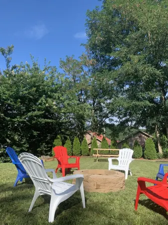 Waterview Retreat - In town convenience with beautiful Lake & Mountain Views