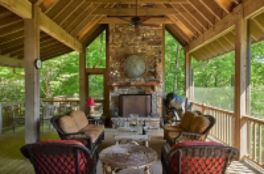 Upscale Cottage with Ultra Privacy and Spectacular View