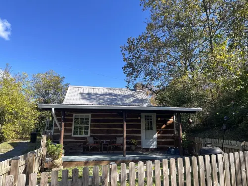 Antietam Toll House~ an historic waterfront cabin with fully fenced yard.