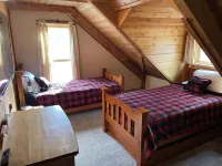 ^^PeakViewCabin, Amazing Views w/ Hot Tub 5 min from town-Peaceful and QUIET