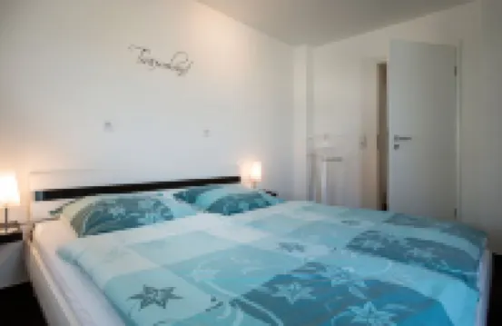 Luxury penthouse with large roof terrace, beach location, sauna & fireplace!