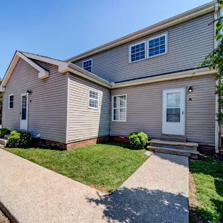 Rock and Roll Residence - Short Drive to Music City at 1/3 the Price!