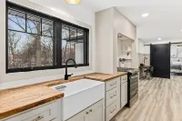 Renovated Main Level Home on 2 acres Hay Creek Hills