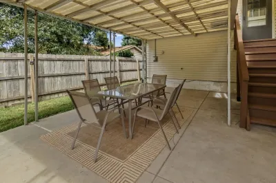 Comfy Family & Kid Friendly Home - Near I-80 w/ Pool Table & Outdoor Patio โรงแรมใน