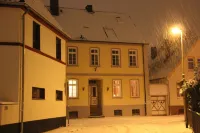 EXCLUSIVE APARTMENT CENTER NOW