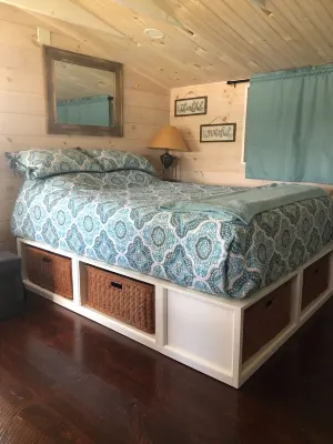 Cottage steps away from Newfound Lake. Relax and enjoy the view.